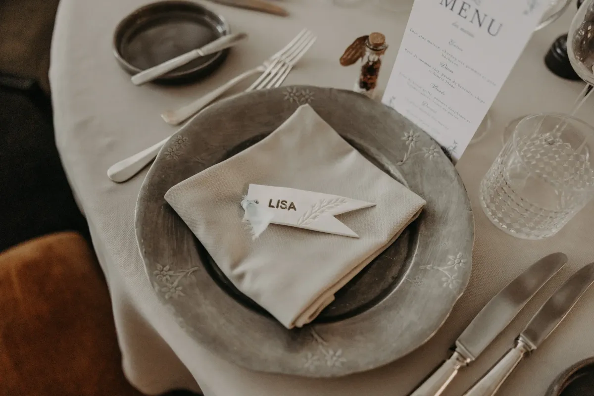 Grande salle de restaurant