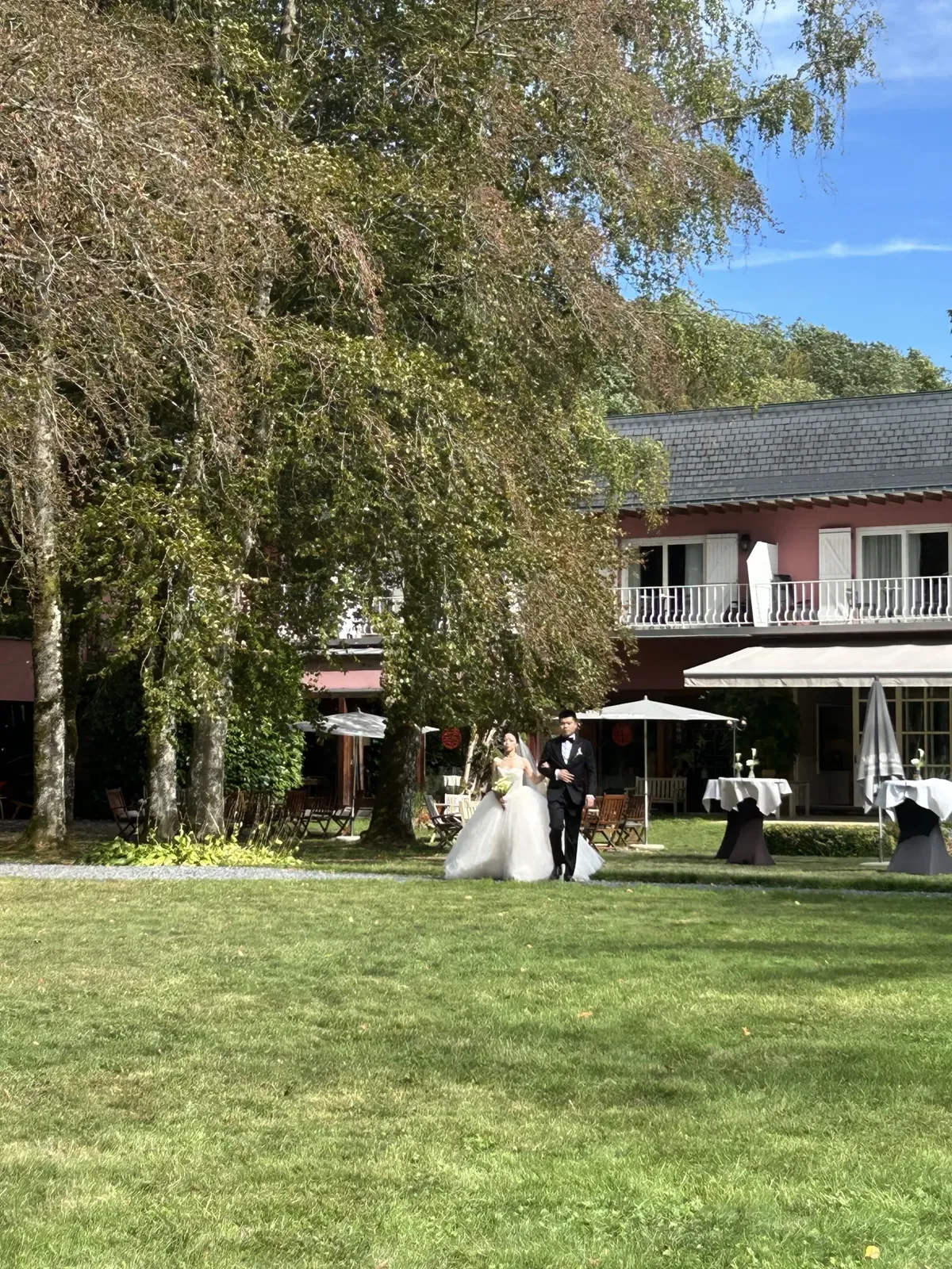 Grande salle de restaurant